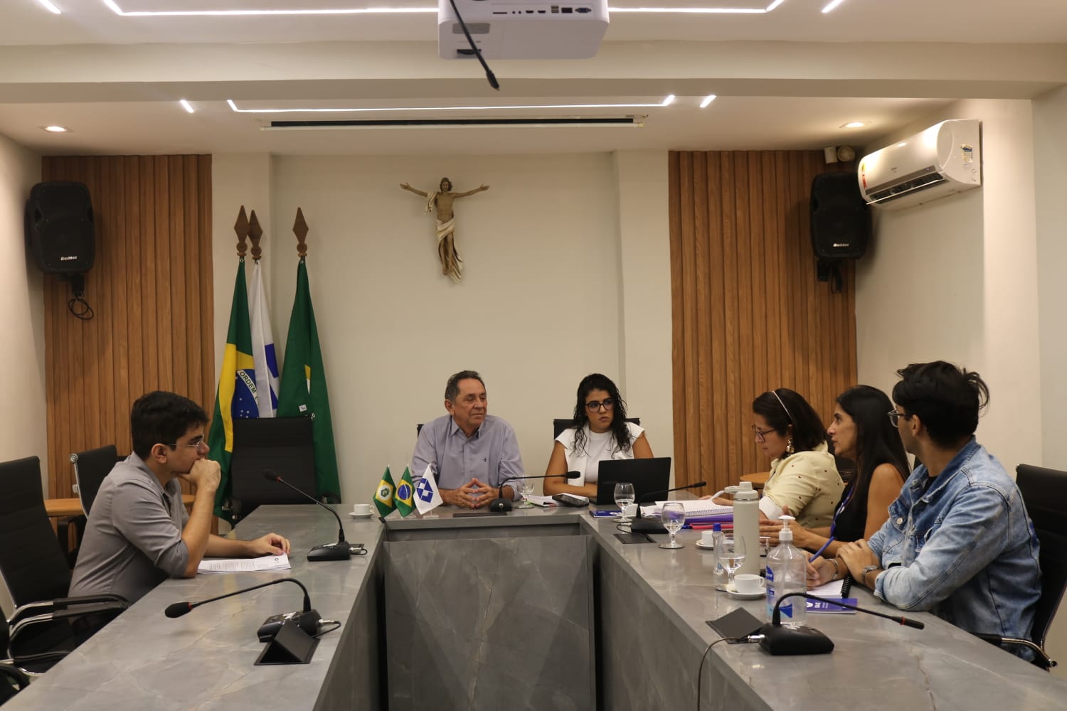 CRA-CE e CORE-CE fortalecem laços institucionais em reunião na sede do CRA-CE